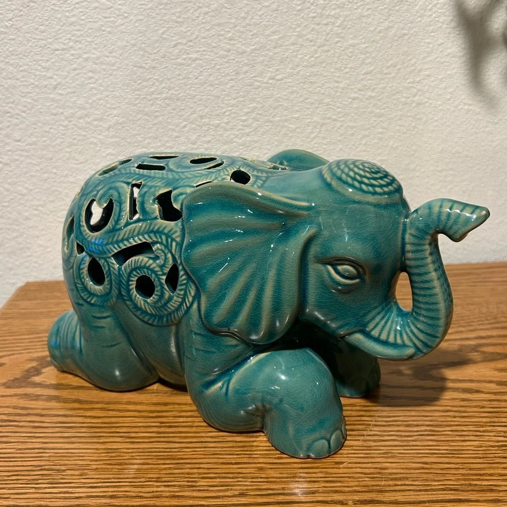 Teal Ceramic Open Fretwork Good Luck Elephant Figurine - Picture 12 of 13